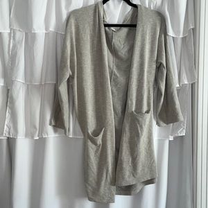 Long cardigan with pockets light grey/white striped made in Vietnam
